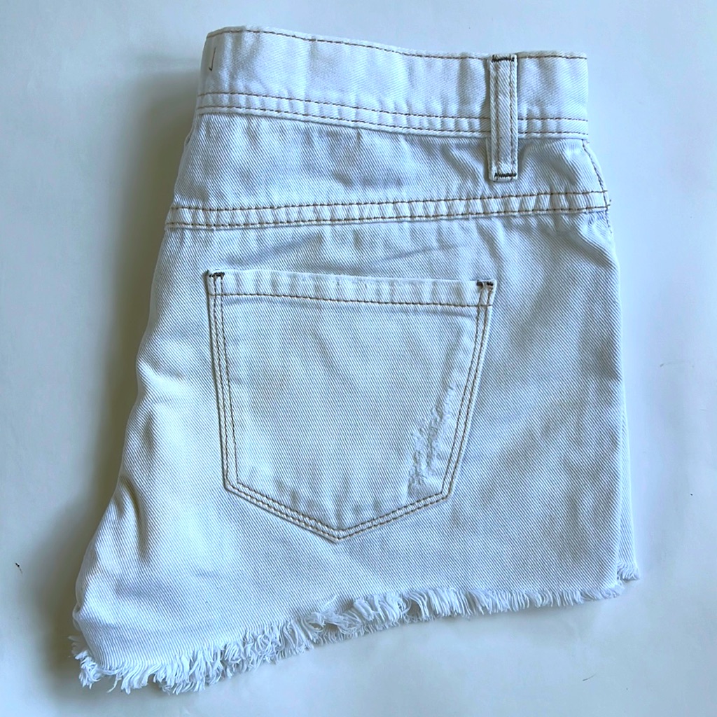 Free People White Distressed Denim Short Shorts. Size 26